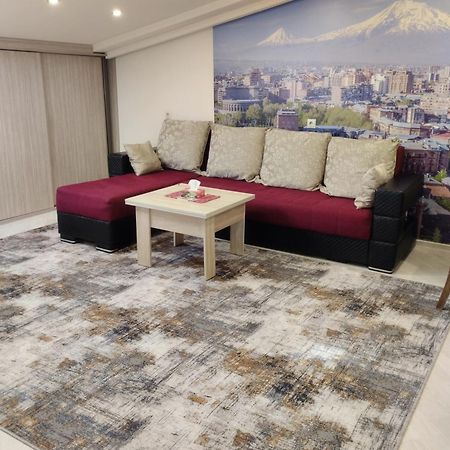 Lily'S Apartment Erivan Dış mekan fotoğraf